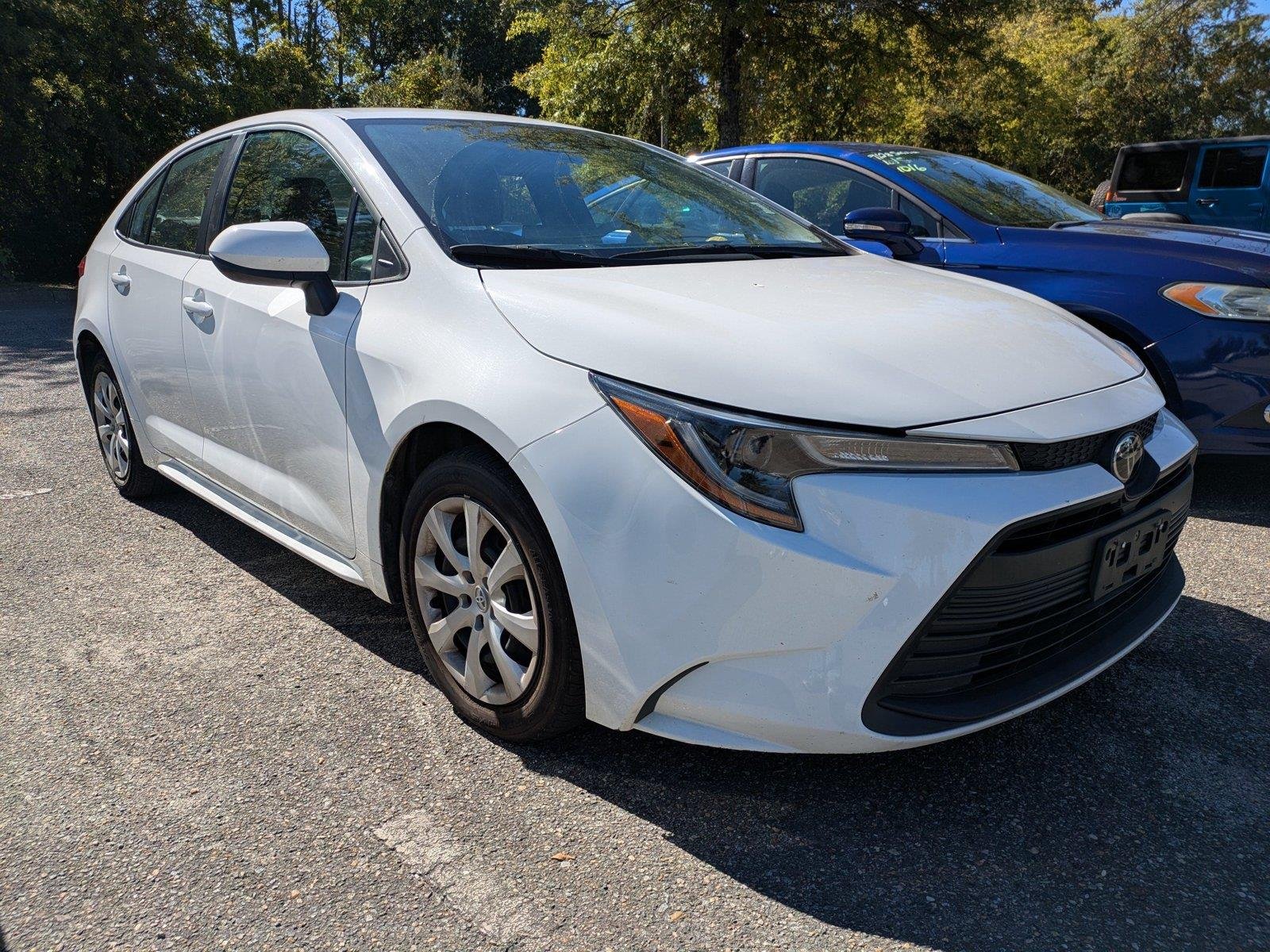 Used 2024  Toyota LE image 1