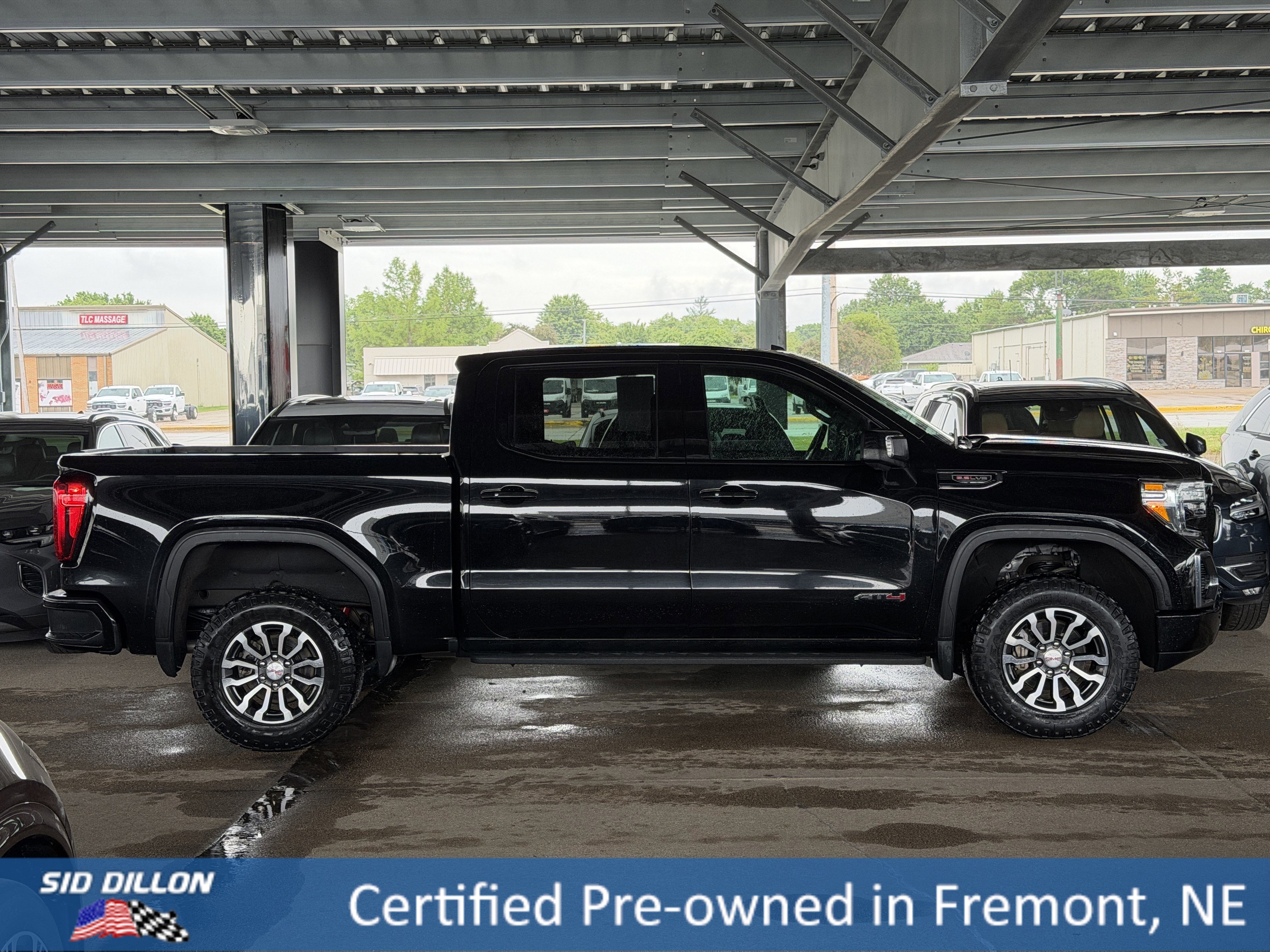 Used 2021 Onyx Black GMC AT4 image 3