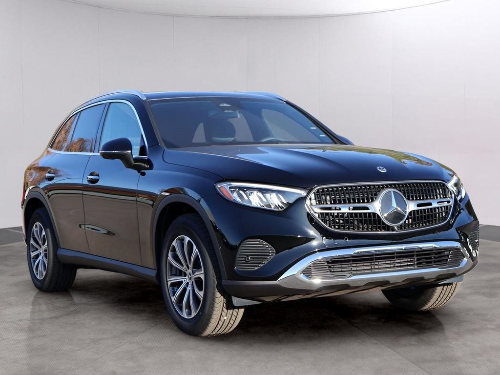 Used 2026 Black Mercedes-Benz GLC 300 image 3