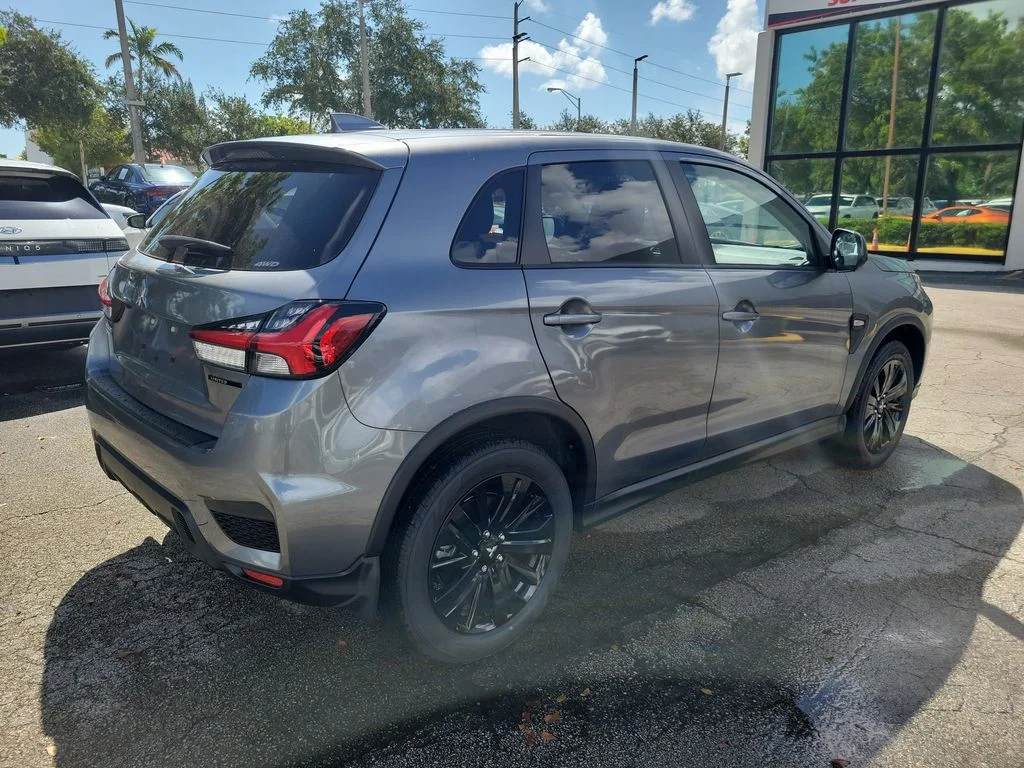 New 2027 MERCURY GRAY METALLIC Mitsubishi 2.0 LE AWC image 7