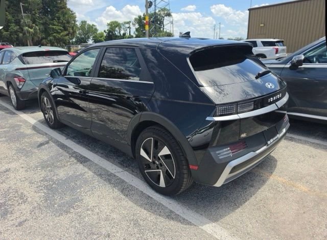 Certified Used 2025 Abyss Black Hyundai SE image 6
