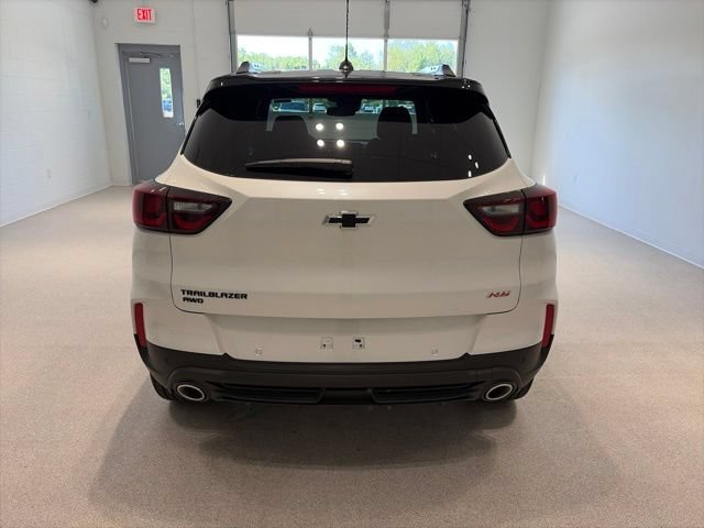 New 2026 Iridescent Pearl Tricoat Chevrolet RS image 5