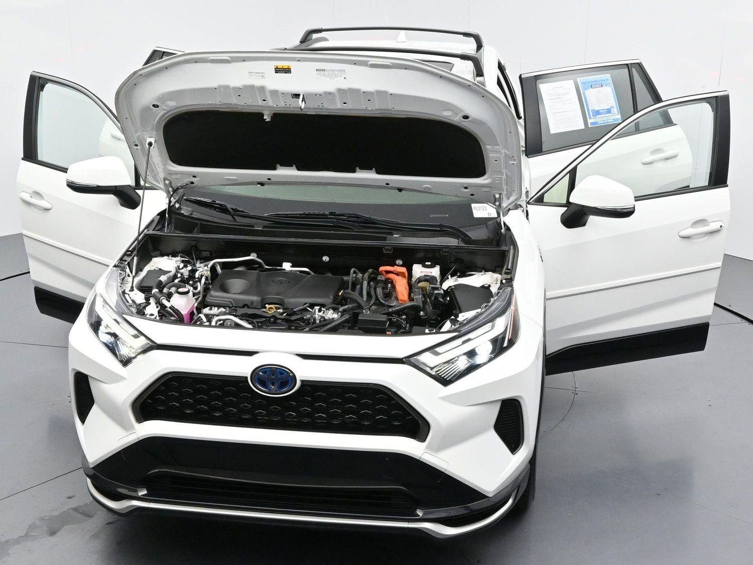 Used 2024 Ice Cap Toyota SE image 43
