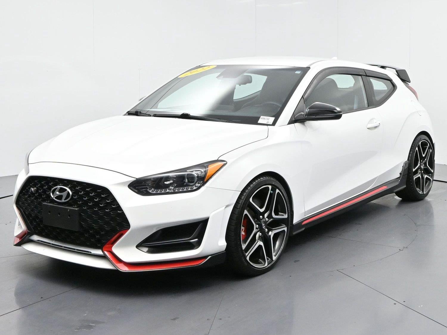 Used 2022 Lunar White Hyundai Base image 3