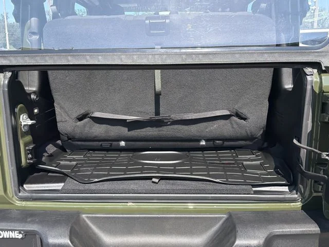 Used 2021 Green Jeep Sport image 9