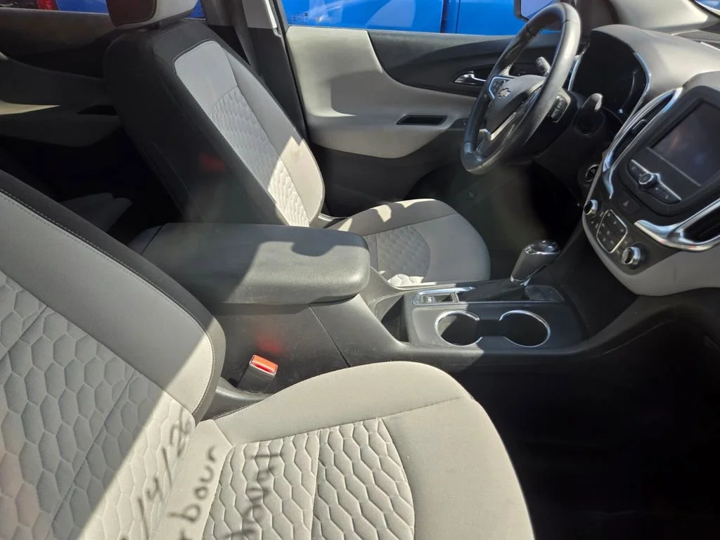 Used 2021 SILVER ICE METALLIC Chevrolet LT image 4