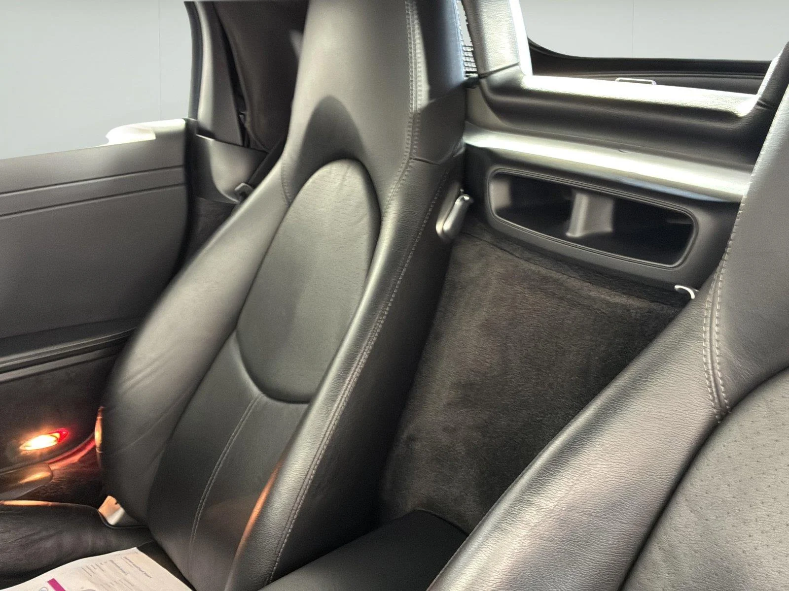 Used 2006  Porsche S image 30