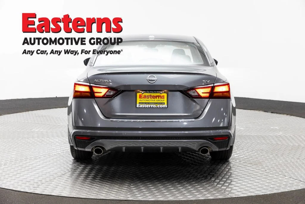 Used 2023 Gray Nissan 2.5 SV image 6