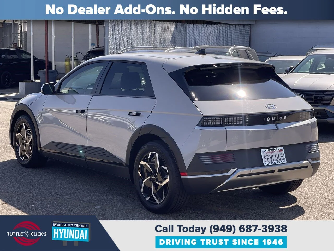 Used 2024 CYBER GRAY HYUNDAI SEL image 13