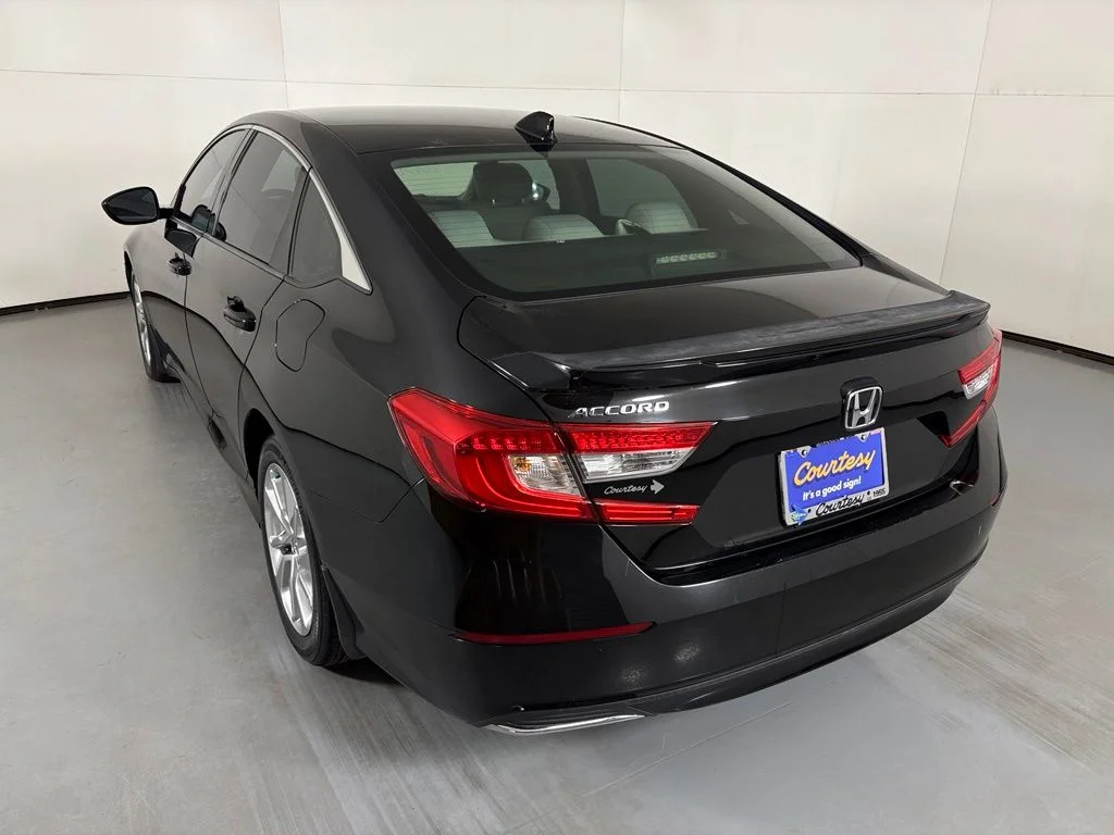 Used 2018  Honda LX image 6