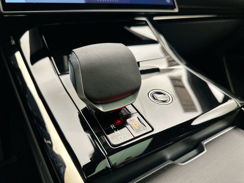 New 2027 Varesine Blue Land Rover SE image 12