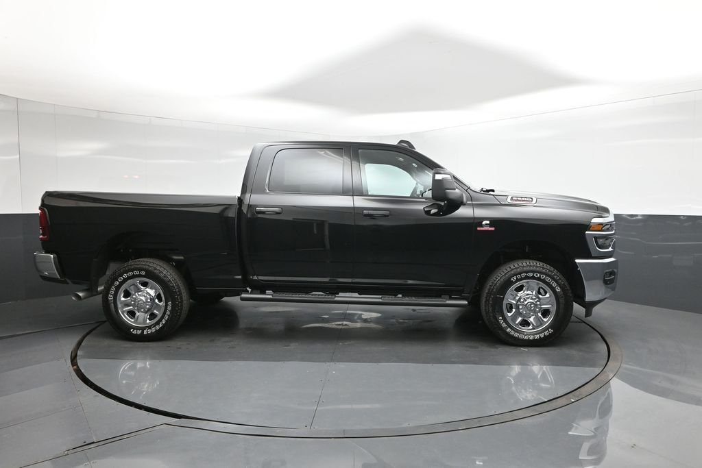 New 2026 Diamond Black Crystal Pearlcoat RAM Tradesman image 26
