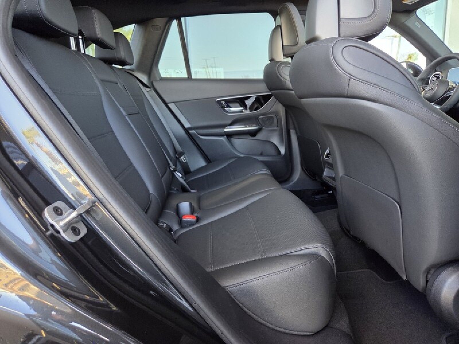 New 2026 Graphite Grey Metallic Mercedes-Benz GLC 300 SUV image 16