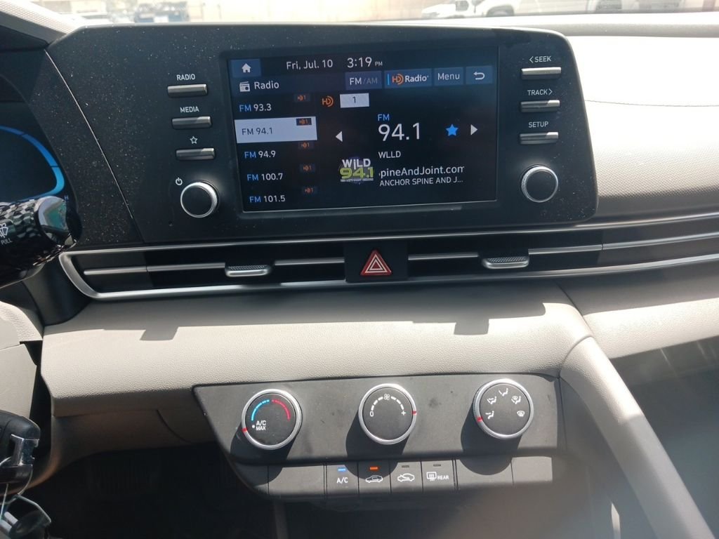2025 Hyundai Elantra SE - Photo 24