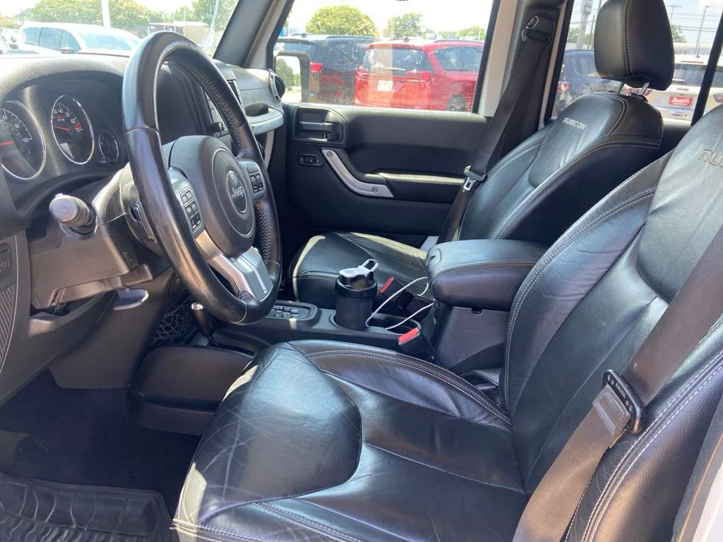 Used 2017 White Jeep Unlimited Rubicon image 33