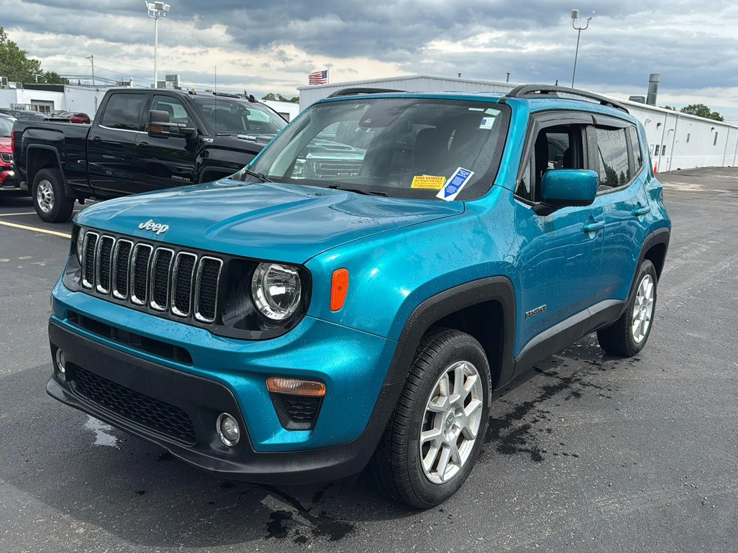 Used 2021  Jeep Latitude image 6
