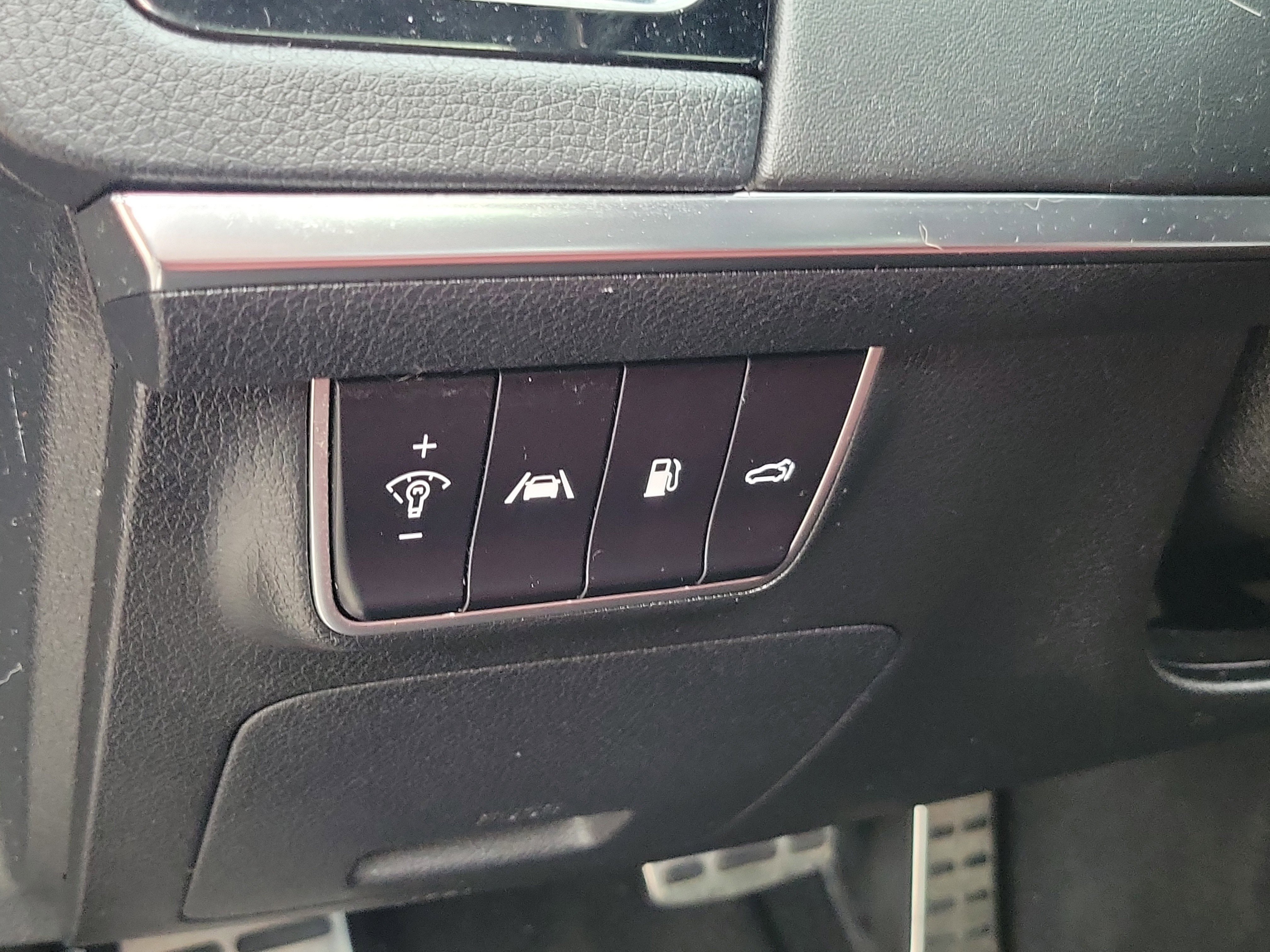 Used 2022  Kia GT2 image 16
