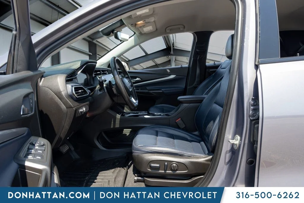 Used 2023 Gray Chevrolet Premier image 3