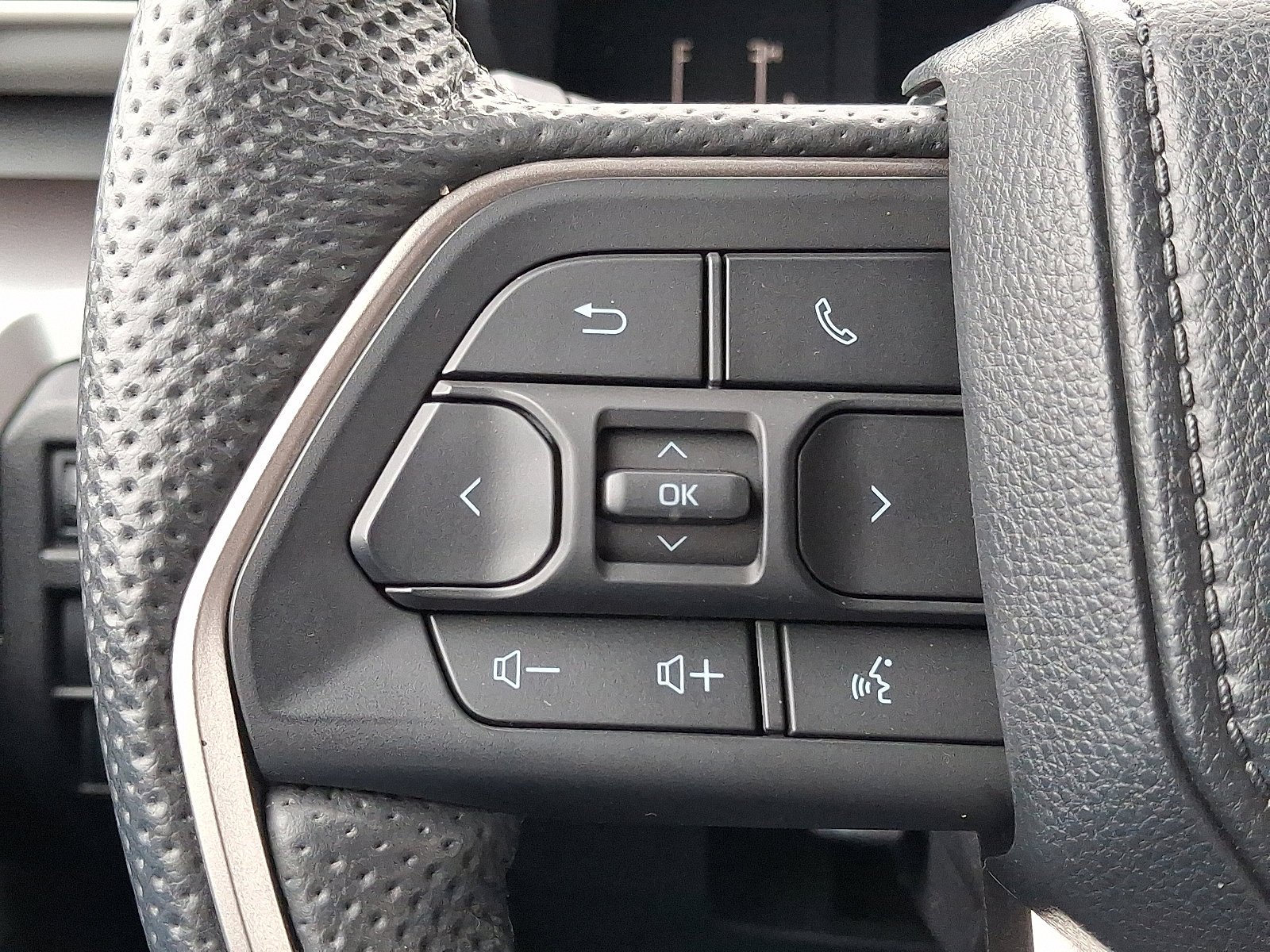2024 Toyota Tacoma SR5 - Photo 22