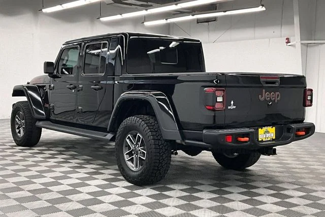 Used 2024 Black Clearcoat Jeep Mojave image 2