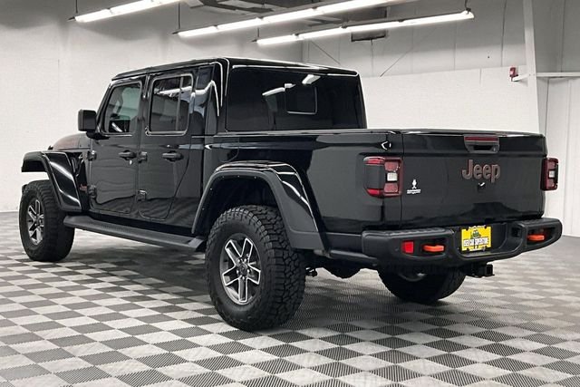 Used 2024 Black Clearcoat Jeep Mojave image 2