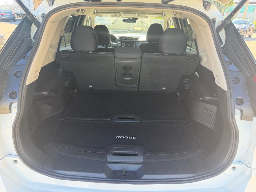 Used 2019 White Nissan SV image 16