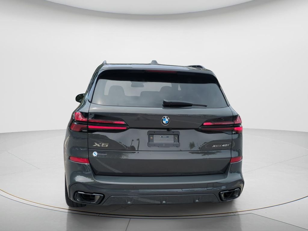 New 2026 Dravit Grey Metallic BMW xDrive40i image 5