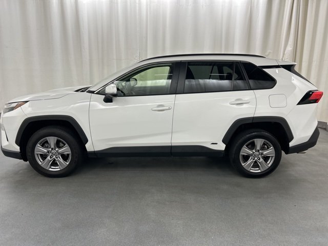 2023 Toyota RAV4 Hybrid XLE photo 3