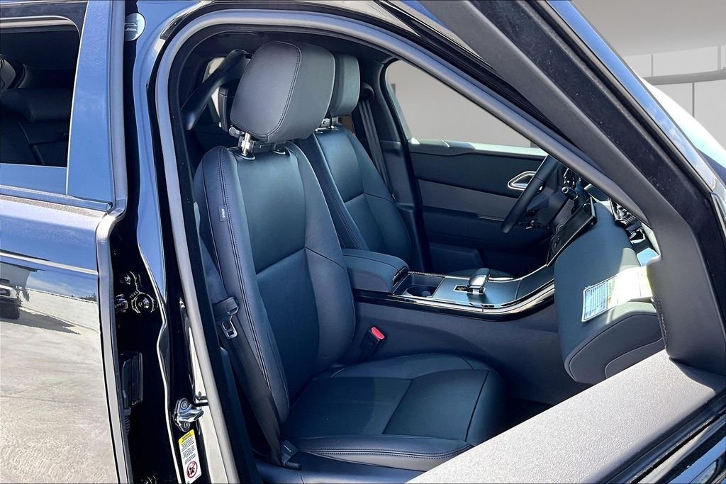New 2026 SANTORINI BLACK Land Rover S image 11