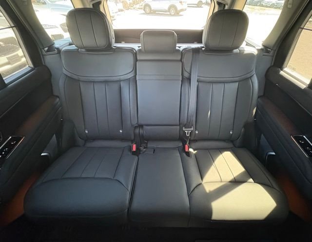 New 2026 Eiger Grey Land Rover SE image 36