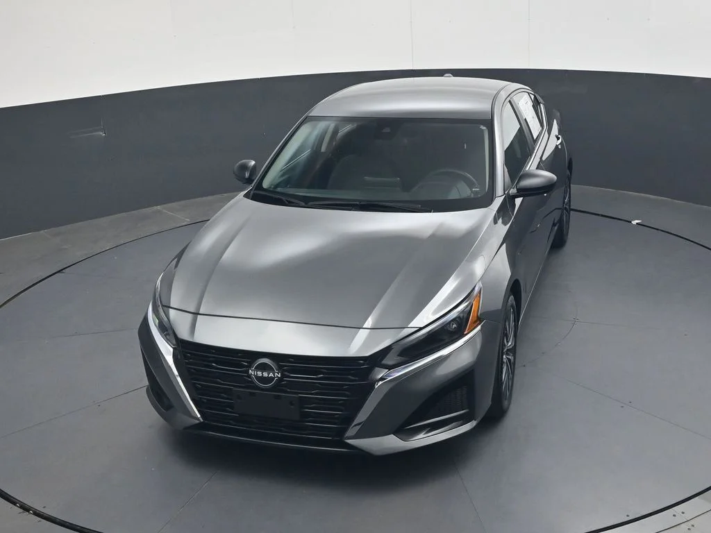 Used 2025 Gray Nissan 2.5 SV image 32
