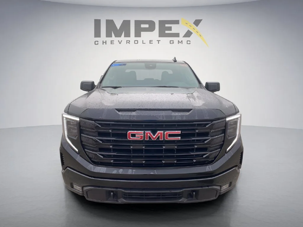 Used 2025 Onyx Black GMC Elevation image 8