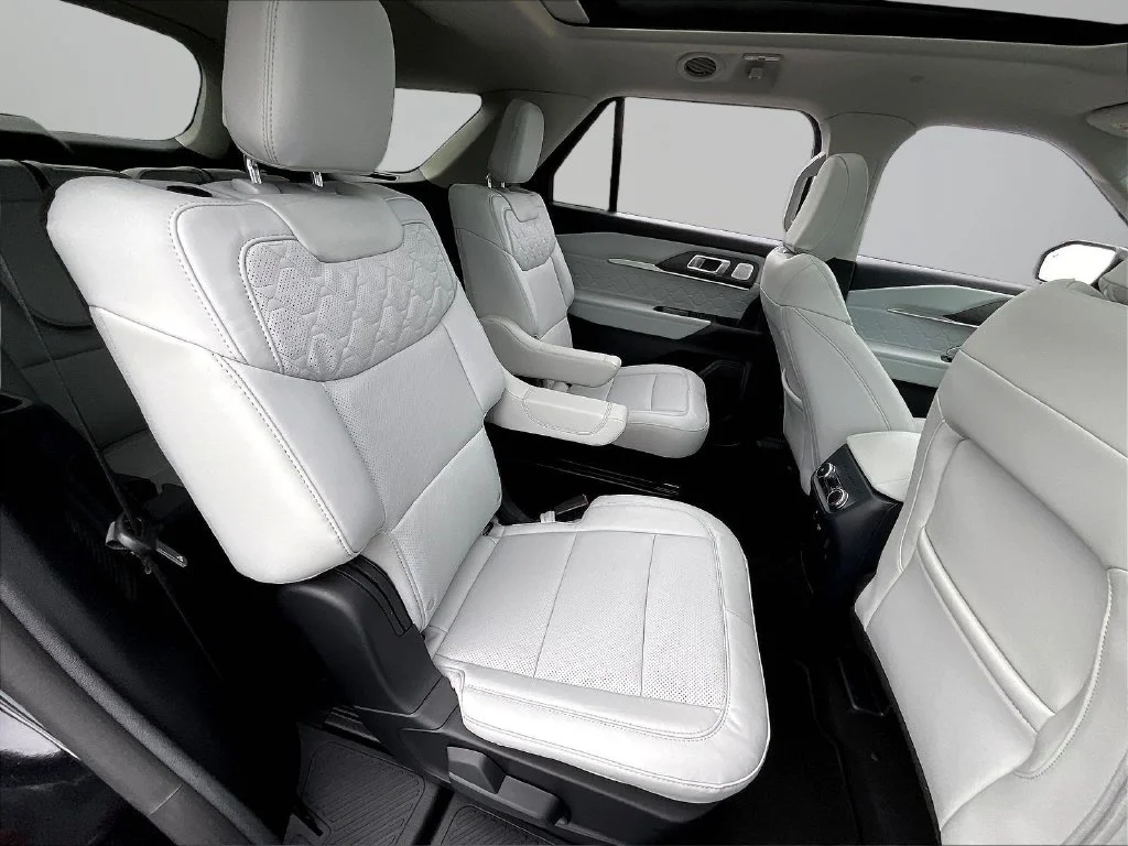 New 2026 Agate Black Metallic Ford Platinum™ image 10