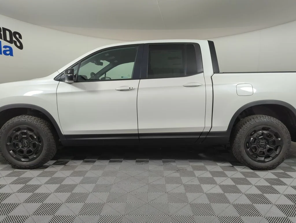 2025 Honda Ridgeline TrailSport - Photo 2
