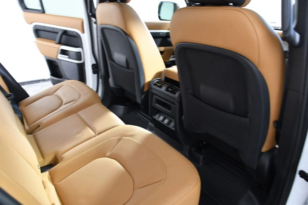 Used 2023 Fuji White Land Rover S image 22