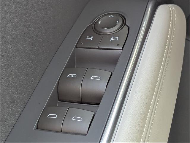 New 2026 Summit White GMC Elevation image 25