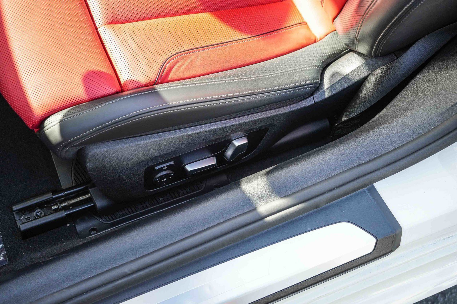 2025 BMW 8 Series 840i - Photo 25