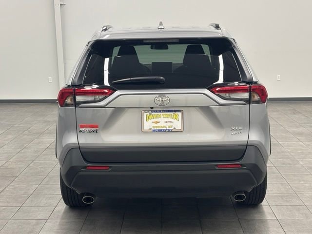 Used 2025 Silver Toyota XLE image 3