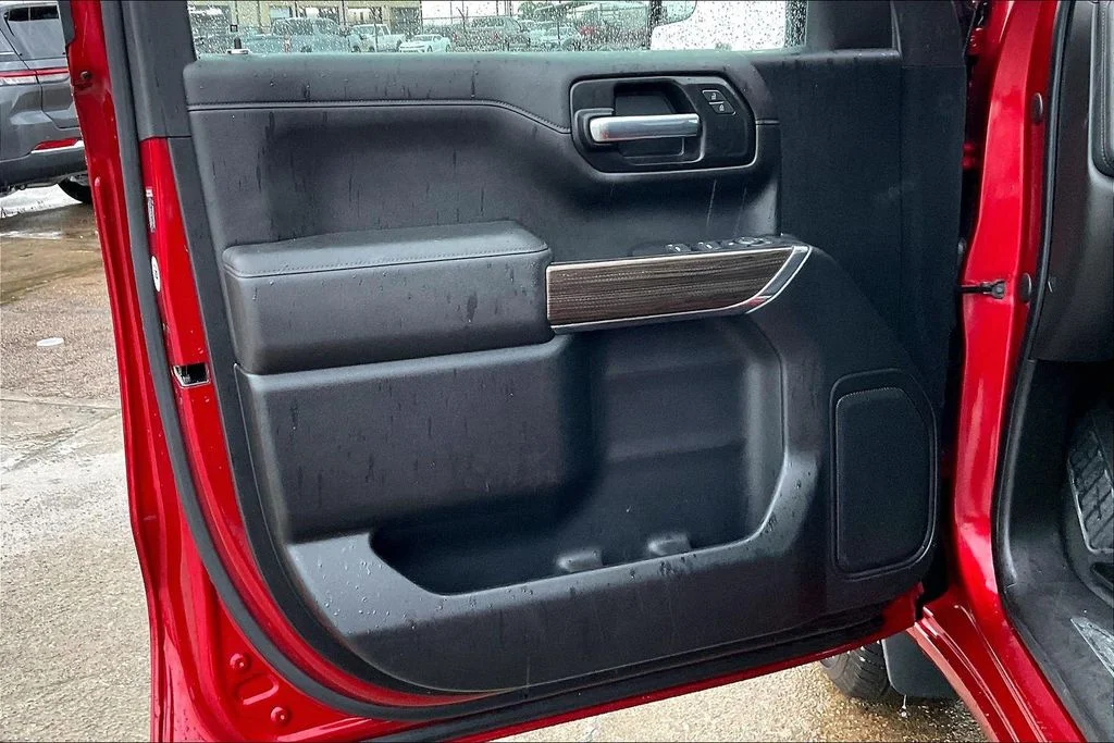 Used 2021 Red Chevrolet LT image 17