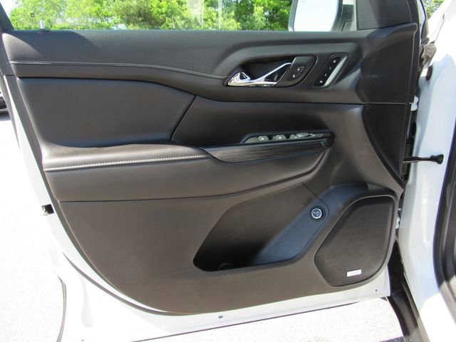 Used 2023 White Frost Tricoat GMC SLT image 10