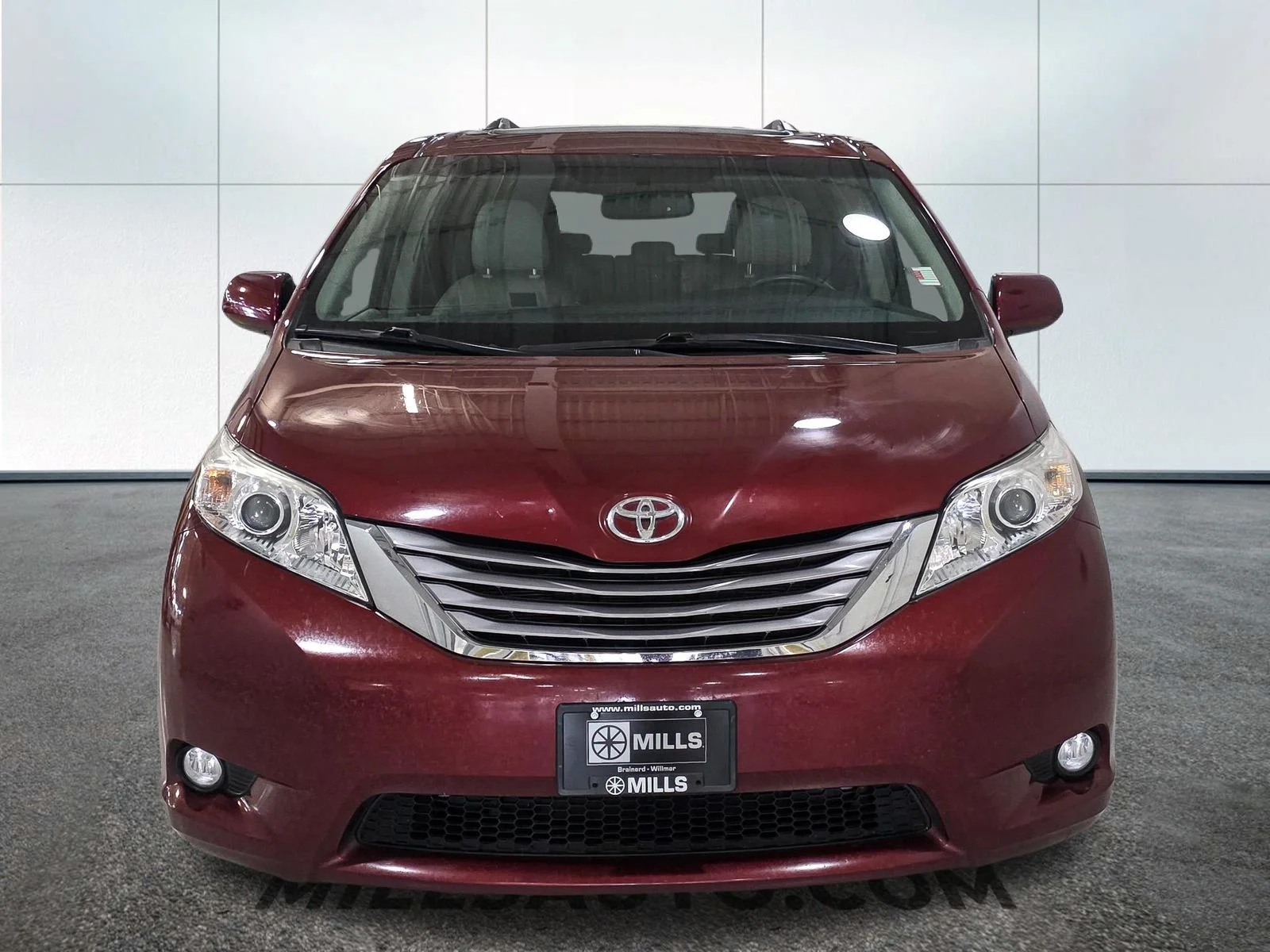 Used 2016 Red Toyota XLE image 12