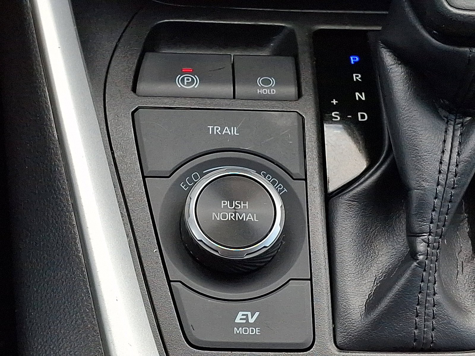 Used 2025 Ice Cap Toyota Hybrid LE image 22