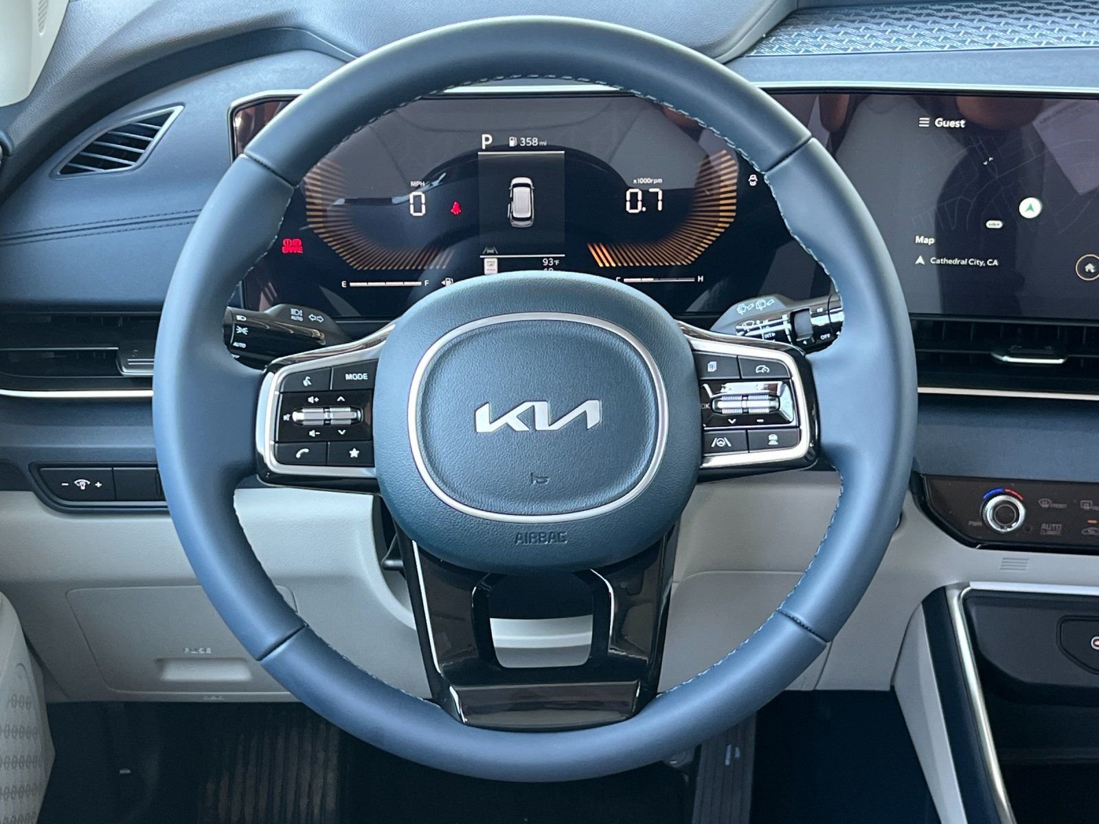 New 2026 Snow White Pearl Kia EX image 14