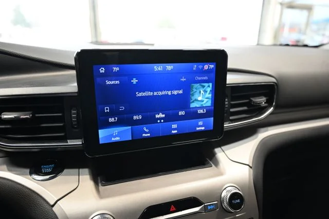 Used 2022 Black Ford XLT image 17