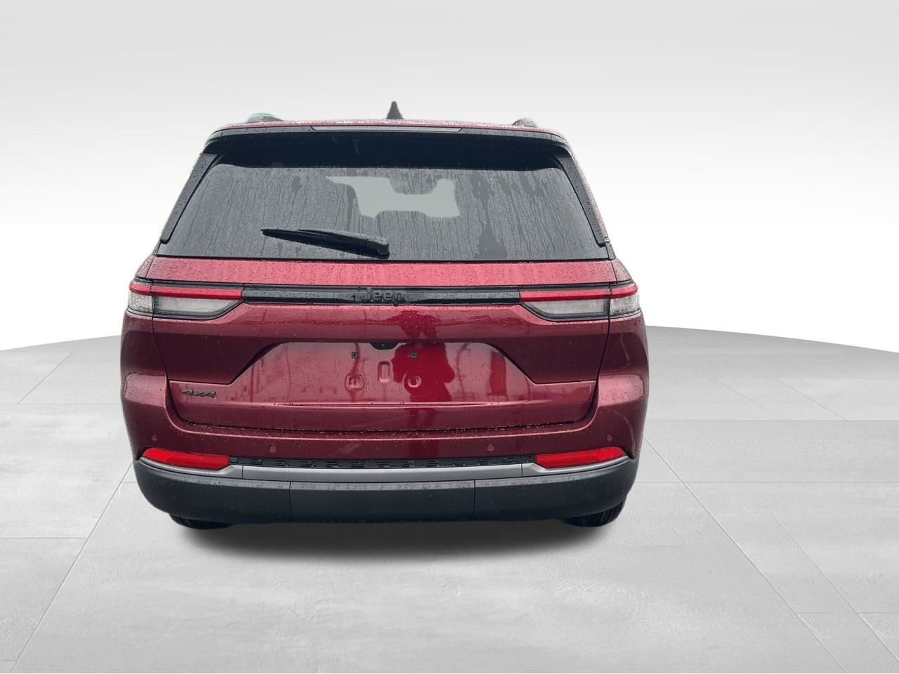 New 2026 Velvet Red Pearl-Coat Exterior Paint Jeep Altitude image 4