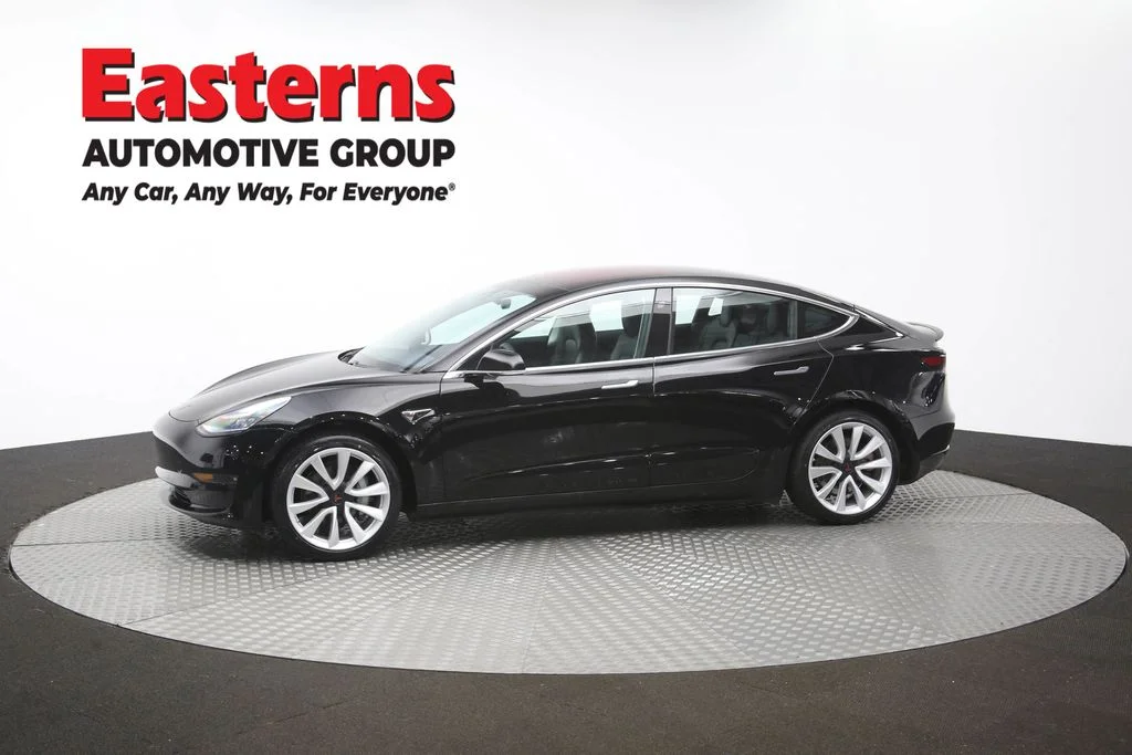 Used 2018 Black Tesla Mid Range image 53