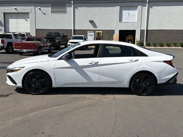 Used 2026 White Hyundai SEL Sport image 10