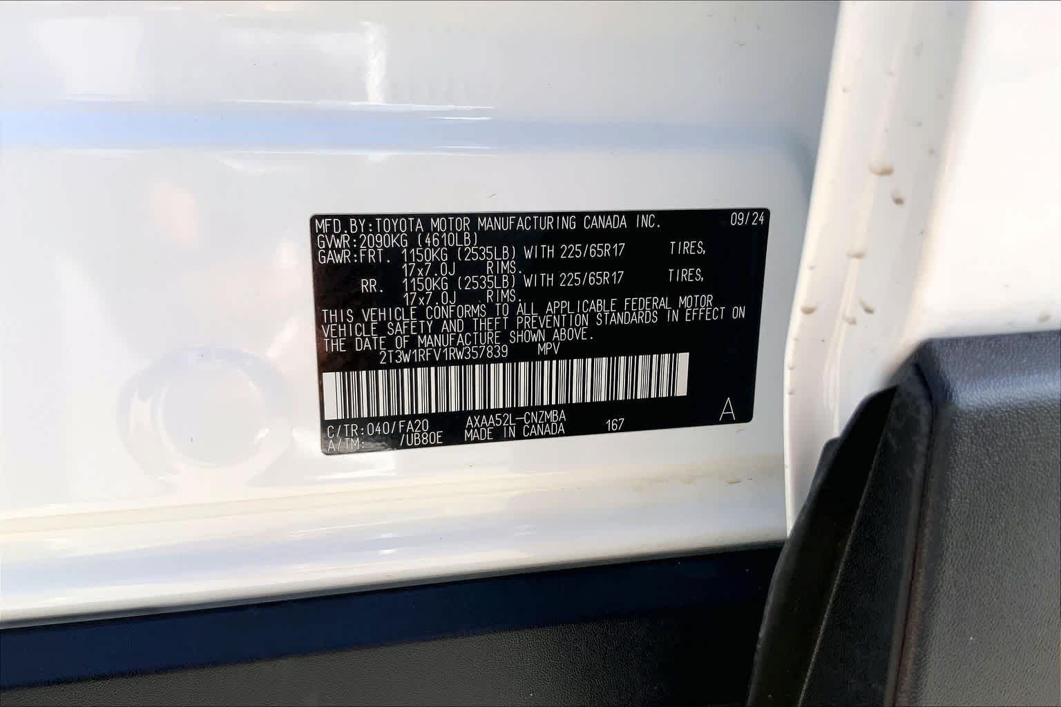 Used 2024 Ice Cap Toyota XLE image 36