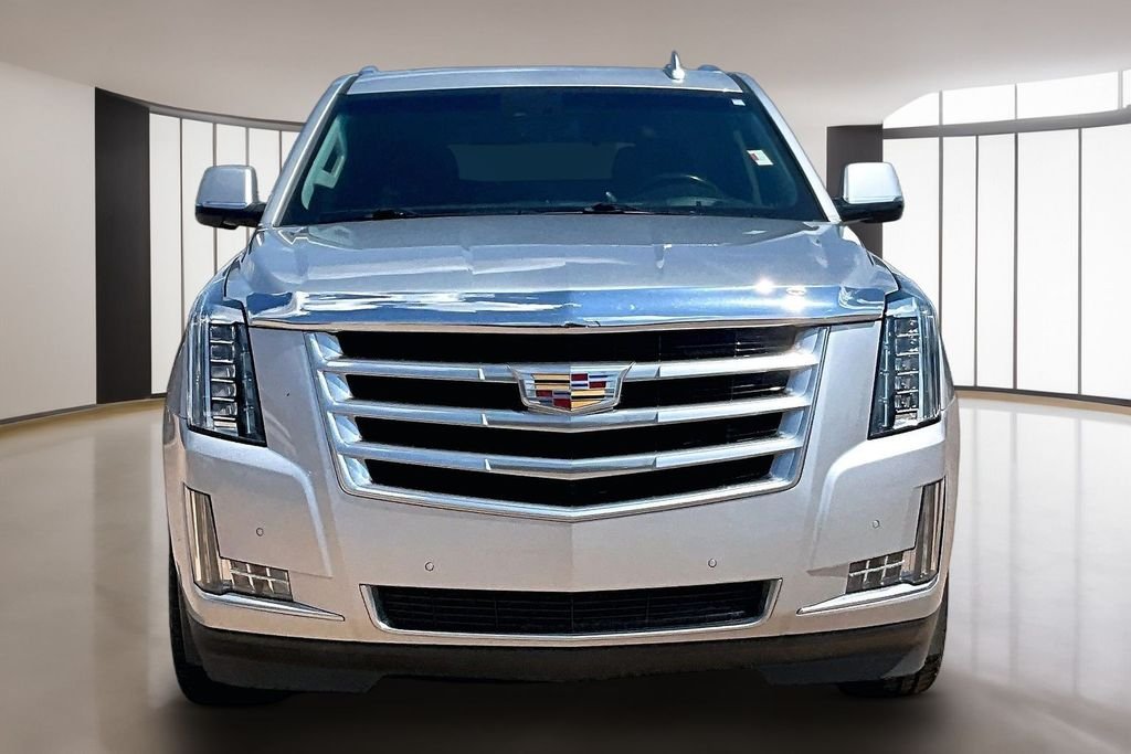 Used 2019 Silver Cadillac Luxury image 3