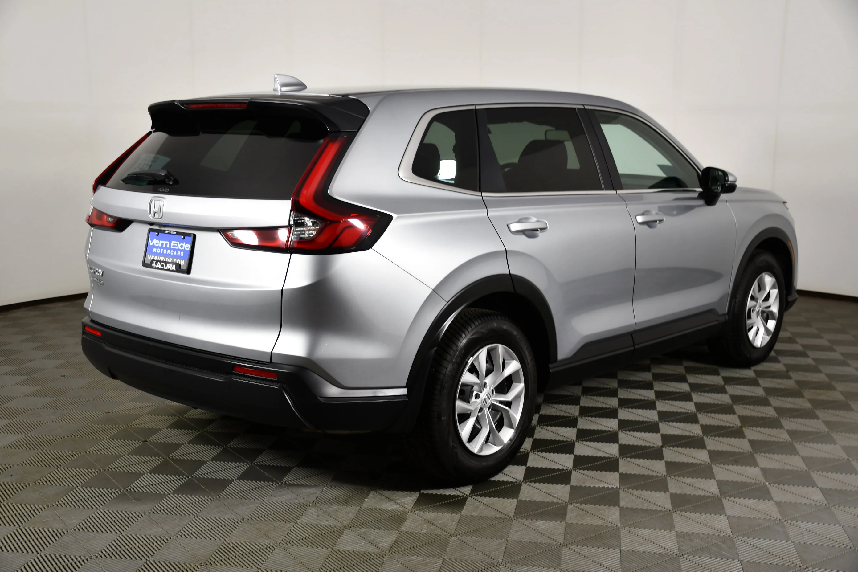 Used 2025 Solar Silver Metallic Honda LX image 6